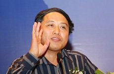 易憲容:經(jīng)濟(jì)中速平穩(wěn)增長(zhǎng) 房?jī)r(jià)泡沫須擠掉