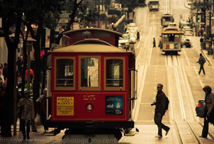 達(dá)沃斯為何罕見(jiàn)前呼后擁？