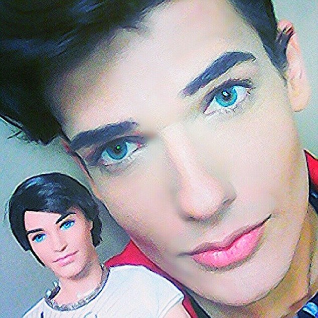 巴西男?；ㄙM31萬元整容成&ldquo;芭比男友&rdquo;