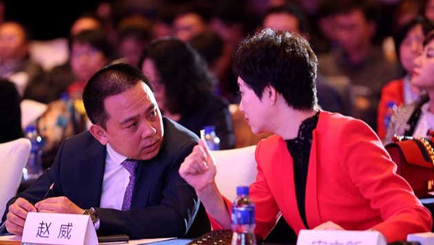 華夏幸福產(chǎn)業(yè)發(fā)展集團(tuán)總裁趙威、《英才》雜志社社長宋立新現(xiàn)場交流