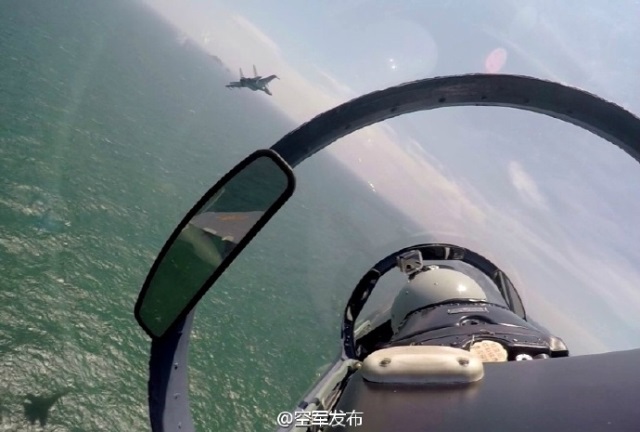 中國空軍多型主戰(zhàn)飛機赴南海戰(zhàn)斗巡航。