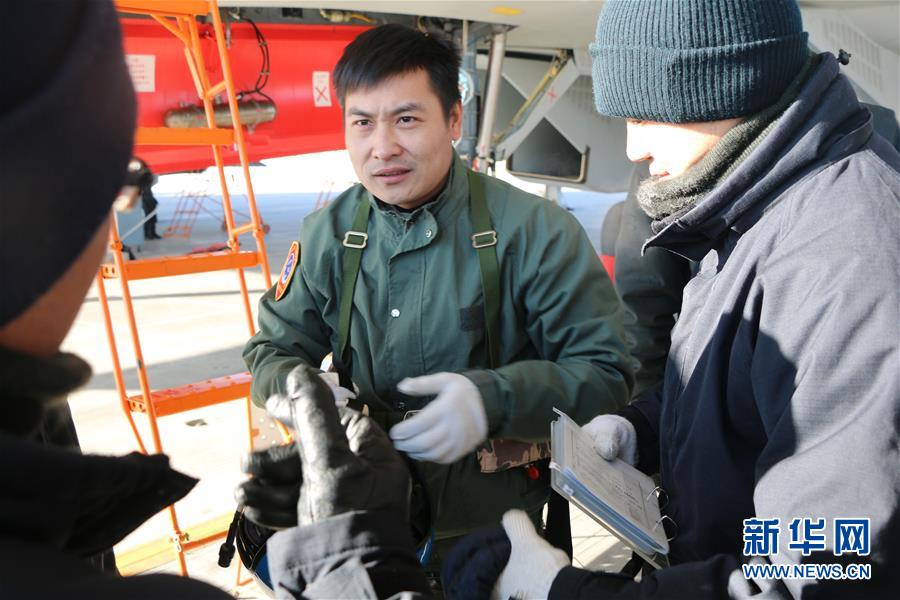 （建軍90周年&middot;英雄&middot;圖文互動(dòng)）（2）聽(tīng)，渤海灣有風(fēng)吹過(guò)來(lái)&mdash;&mdash;追記海軍某艦載航空兵部隊(duì)一級(jí)飛行員張超