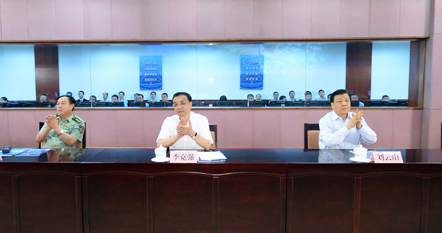 李克強(qiáng)劉云山在北京觀看神舟十號載人飛船發(fā)射實(shí)況