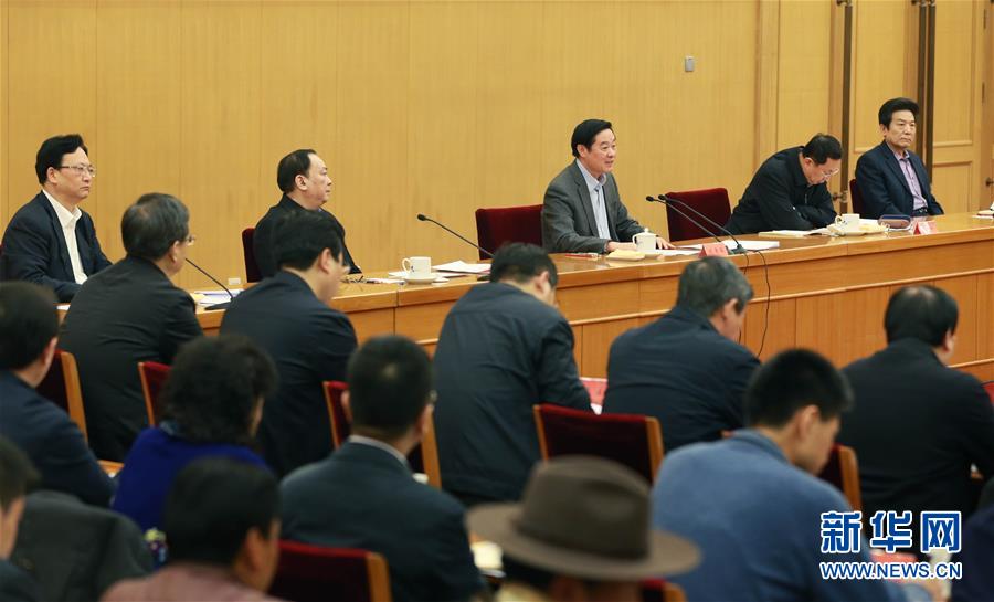 （新華網(wǎng)）劉奇葆出席第六屆全國服務(wù)農(nóng)民、服務(wù)基層文化建設(shè)先進(jìn)集體表彰座談會