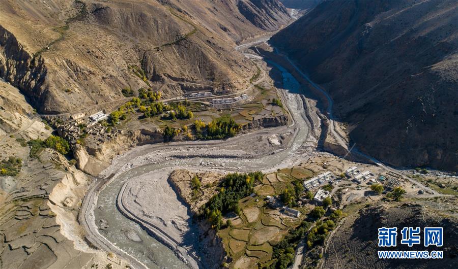 （新華全媒頭條&middot;圖文互動）（2）西藏阿里楚松村&ldquo;四代房&rdquo;：中國邊陲巨變的縮微影像