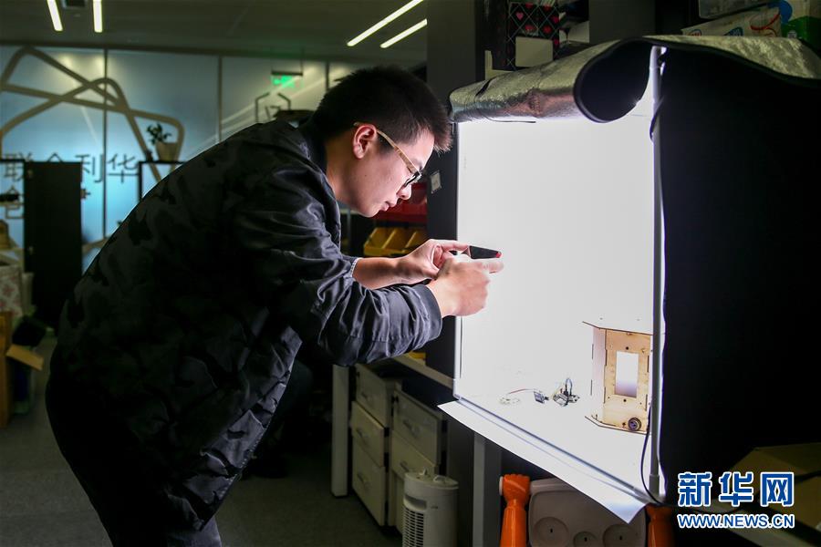 （在習(xí)近平新時(shí)代中國特色社會主義思想指引下&middot;慶祝改革開放40周年&middot;開放發(fā)展）（新華全媒頭條&middot;圖文互動）（3）開放中國：大門越開越大 道路越走越寬