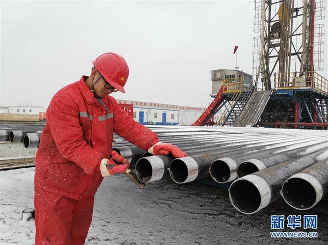 (走基層 聽(tīng)民聲·圖文互動(dòng))(2)“條件進(jìn)步了,好作風(fēng)沒(méi)變”——記者夜守大慶油田1205鉆井隊(duì)