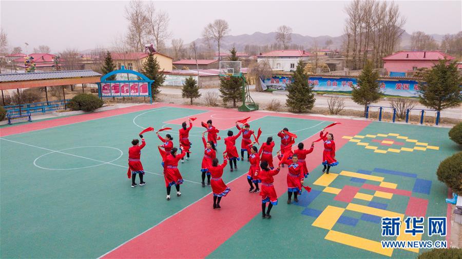 （壯麗70年&middot;奮斗新時(shí)代&middot;圖文互動(dòng)）（3）情同一家，守望相助，共奔小康&mdash;&mdash;內(nèi)蒙古興安盟巴彥敖包嘎查民族團(tuán)結(jié)見(jiàn)聞