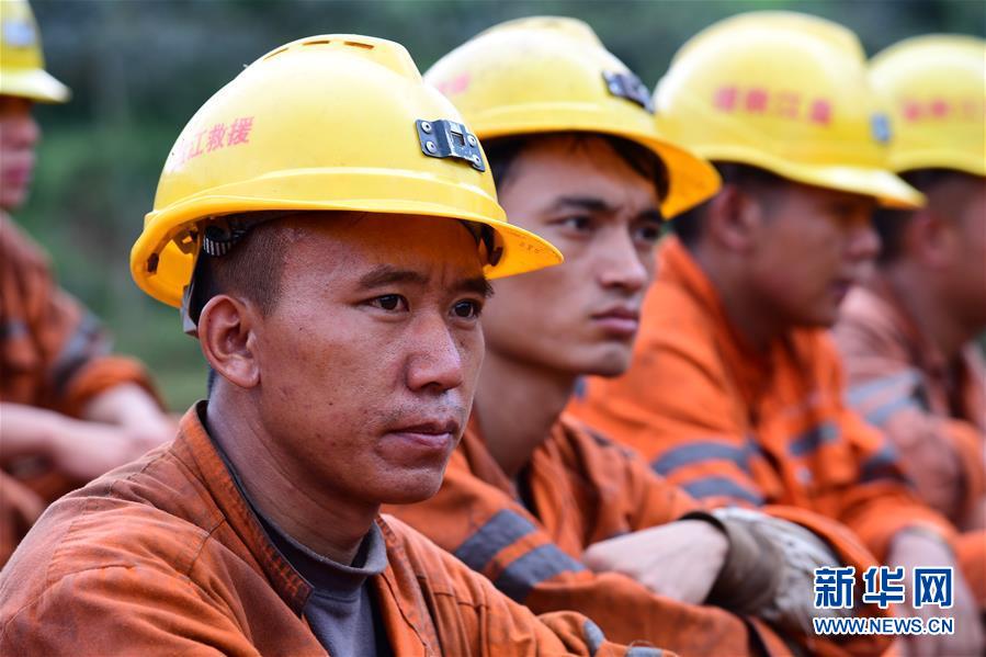 （新華全媒頭條&middot;圖文互動）（8）有一絲希望，就盡百倍努力&mdash;&mdash;貴州水城&ldquo;7&middot;23&rdquo;特大山體滑坡72小時救援紀實