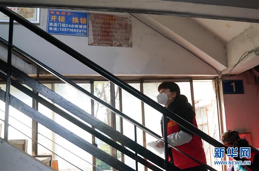 (新華全媒頭條)(4)非常“10+1”——武漢春節(jié)假期延長(zhǎng)第一天掃描