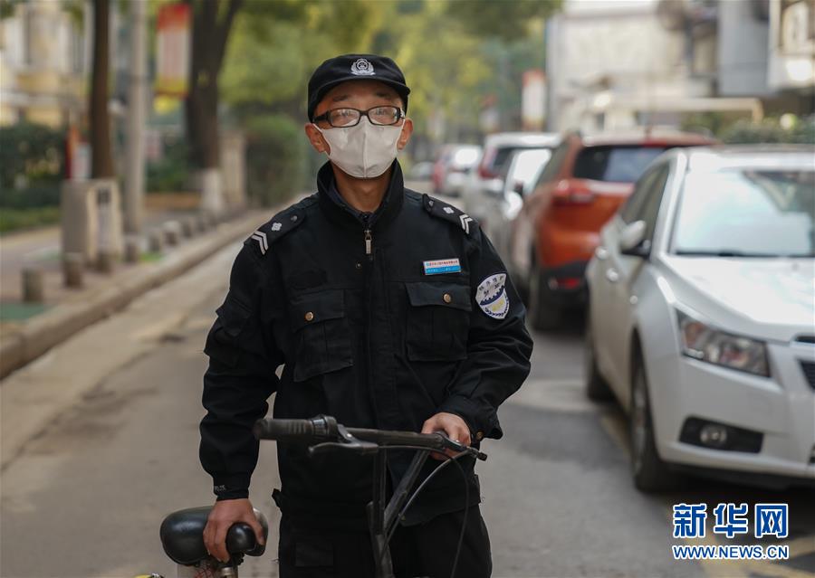 (新華全媒頭條)(5)非常“10+1”——武漢春節(jié)假期延長(zhǎng)第一天掃描