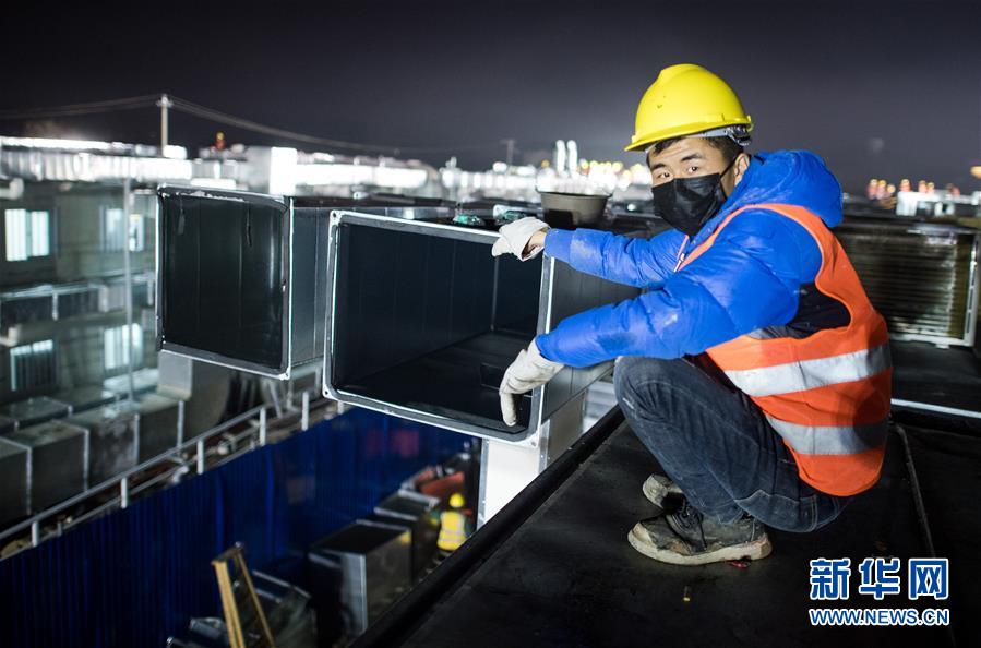 (新華全媒頭條)(8)非常“10+1”——武漢春節(jié)假期延長(zhǎng)第一天掃描