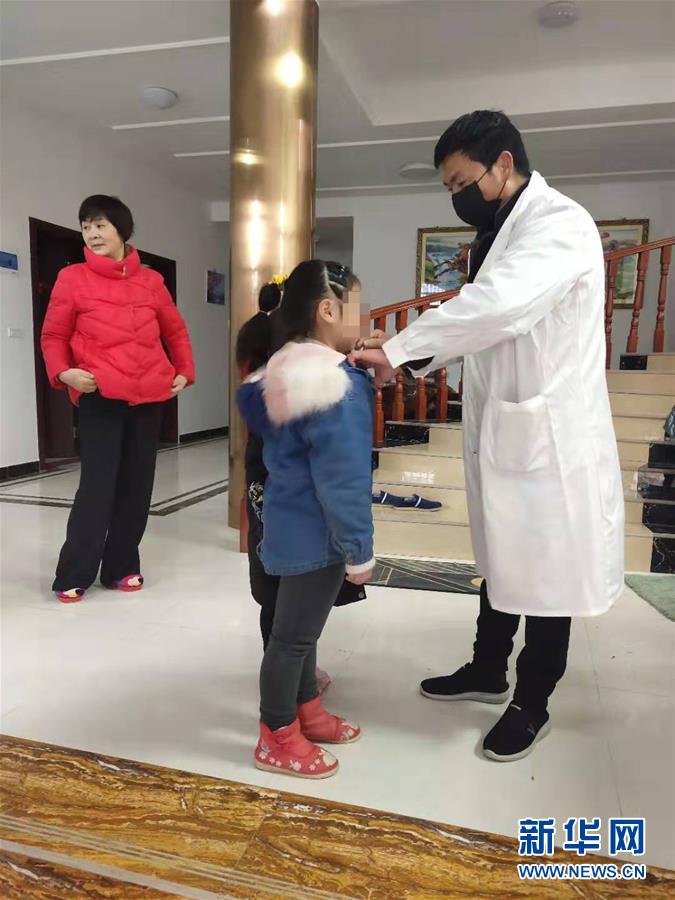 （聚焦疫情防控&middot;圖文互動）（3）從武漢返鄉(xiāng)的一家人：&ldquo;鄰里情割不斷，自行隔離是義務(wù)&rdquo;