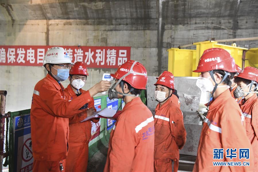 （抓好經(jīng)濟(jì)發(fā)展 應(yīng)對(duì)復(fù)雜局面&middot;圖文互動(dòng)）（1）把疫情造成的損失降到最小&mdash;&mdash;廣西生產(chǎn)一線見(jiàn)聞