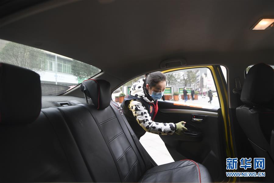 （聚焦疫情防控&middot;圖文互動）（3）&ldquo;讓醫(yī)務人員無后顧之憂！&rdquo;&mdash;&mdash;重慶志愿者&ldquo;守護&rdquo;千余名一線醫(yī)護人員家屬見聞