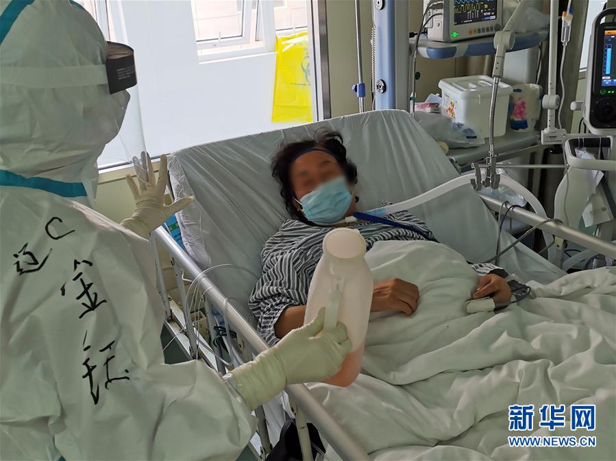 （一線抗疫群英譜&middot;圖文互動(dòng)）（5）生命之光，溫暖&ldquo;無(wú)面之交&rdquo;&mdash;&mdash;記抗疫一線重癥監(jiān)護(hù)室90后護(hù)士金鈺 