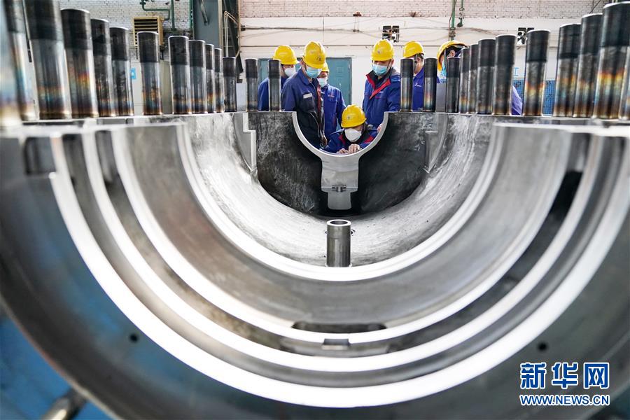 （新華全媒頭條&middot;在習(xí)近平新時代中國特色社會主義思想指引下&mdash;&mdash;新時代新作為新篇章&middot;圖文互動）（8）同心戰(zhàn)&ldquo;疫&rdquo;彰顯人民至上&mdash;&mdash;各地各部門貫徹落實習(xí)近平總書記重要指示精神統(tǒng)籌推進(jìn)疫情防控和經(jīng)濟(jì)社會發(fā)展 