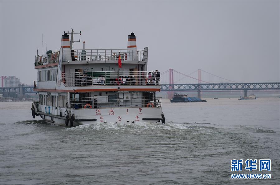 （新華全媒頭條&middot;圖文互動(dòng)）（13）武漢重啟，不負(fù)春天&mdash;&mdash;寫在武漢&ldquo;解封&rdquo;之際