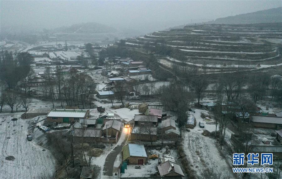 （新華全媒頭條&middot;圖文互動(dòng)）（3）春天里的5個(gè)&ldquo;戰(zhàn)貧&rdquo;瞬間&mdash;&mdash;習(xí)近平總書(shū)記關(guān)于脫貧攻堅(jiān)決策部署指引攻克最后的深貧堡壘