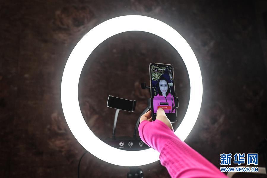 （在習(xí)近平新時(shí)代中國特色社會(huì)主義思想指引下&mdash;&mdash;新時(shí)代新作為新篇章&middot;習(xí)近平總書記關(guān)切事&middot;圖文互動(dòng)）（3）打開生活的正確方式：更衛(wèi)生、更健康！