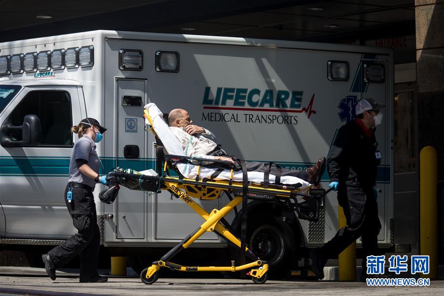  （新華全媒頭條&middot;圖文互動）（5）白衣執(zhí)甲為蒼生&mdash;&mdash;全球抗疫戰(zhàn)場醫(yī)護(hù)人員群像