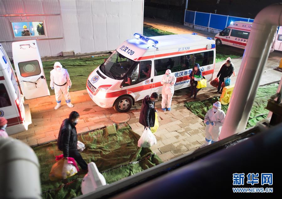 （聚焦疫情防控&middot;圖文互動(dòng)）（11）分秒必爭(zhēng)！一切為了治病救人&mdash;&mdash;中國(guó)抗疫生命至上的生動(dòng)實(shí)踐