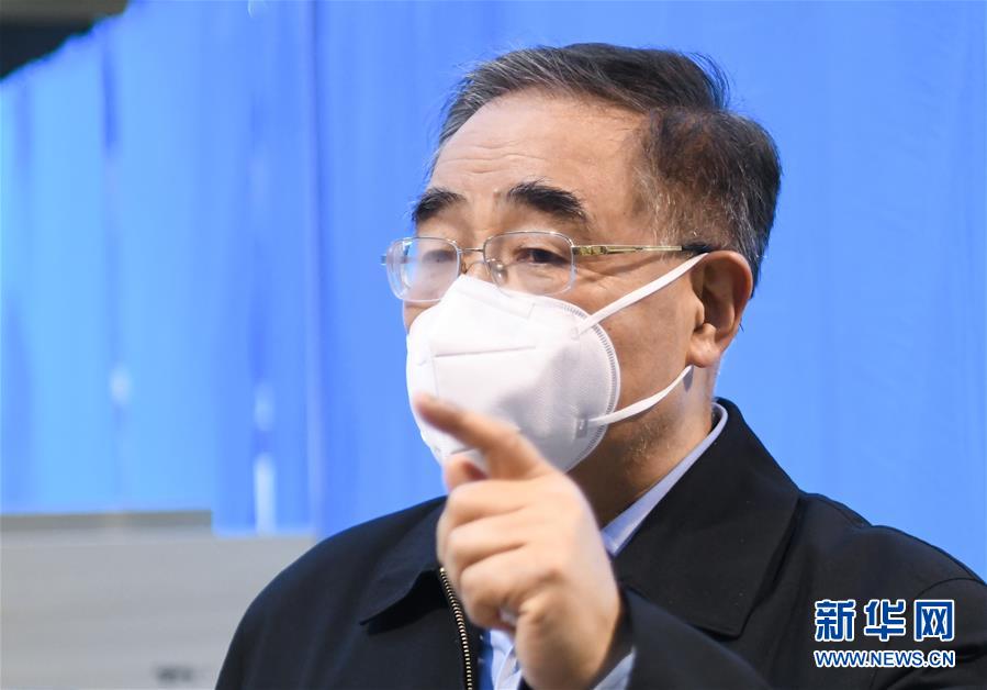 （聚焦疫情防控&middot;圖文互動(dòng)）（7）分秒必爭(zhēng)！一切為了治病救人&mdash;&mdash;中國(guó)抗疫生命至上的生動(dòng)實(shí)踐