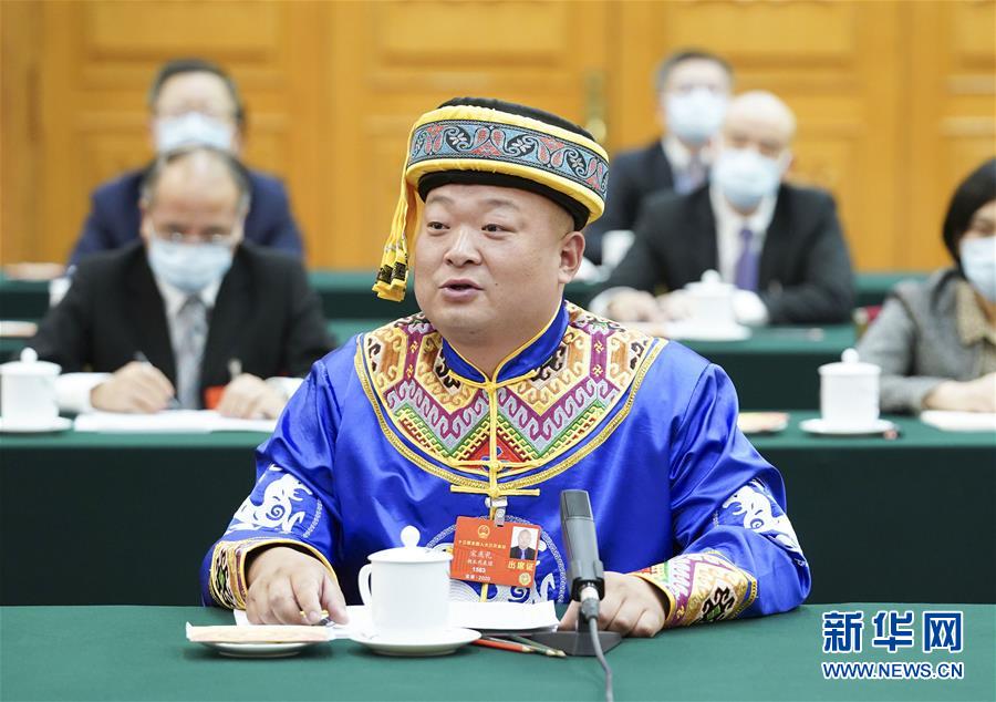 （新華全媒頭條&middot;圖文互動(dòng)）（8）從人民中汲取磅礴力量&mdash;&mdash;習(xí)近平總書記同出席2020年全國兩會(huì)人大代表、政協(xié)委員共商國是紀(jì)實(shí)