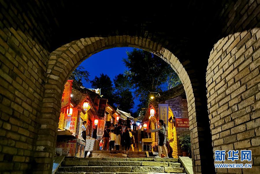 （決戰(zhàn)決勝脫貧攻堅(jiān)&middot;圖文互動）（2）愚公村里看變遷