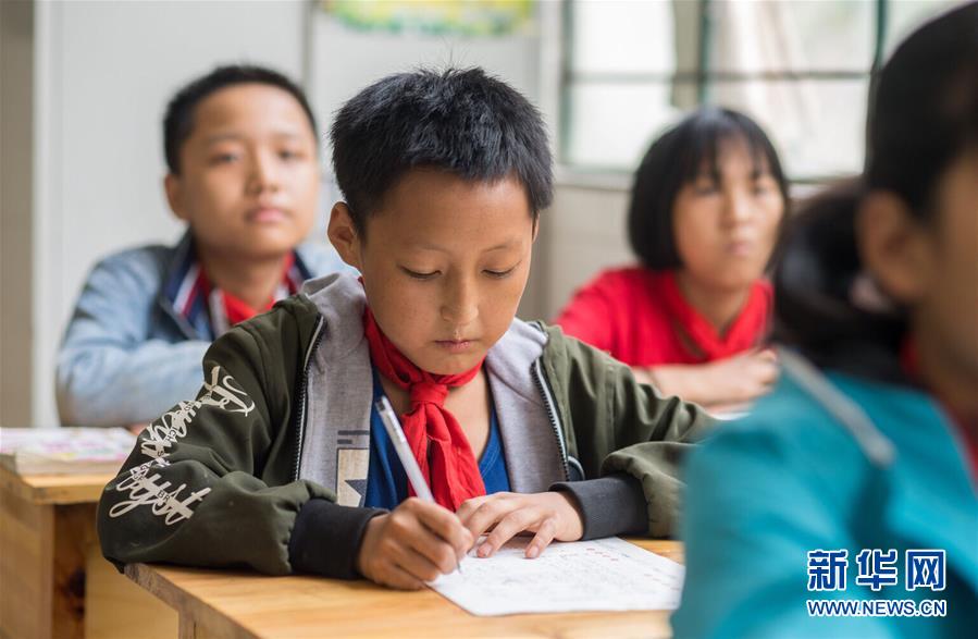 （新華全媒頭條&middot;決戰(zhàn)決勝脫貧攻堅&middot;督戰(zhàn)未摘帽貧困縣&middot;圖文互動）（11）不獲全勝，決不收兵&mdash;&mdash;全國52個掛牌督戰(zhàn)貧困縣脫貧攻堅紀實