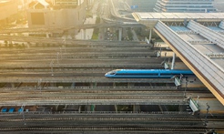 在沒有路的地方，中國探出一條條新路