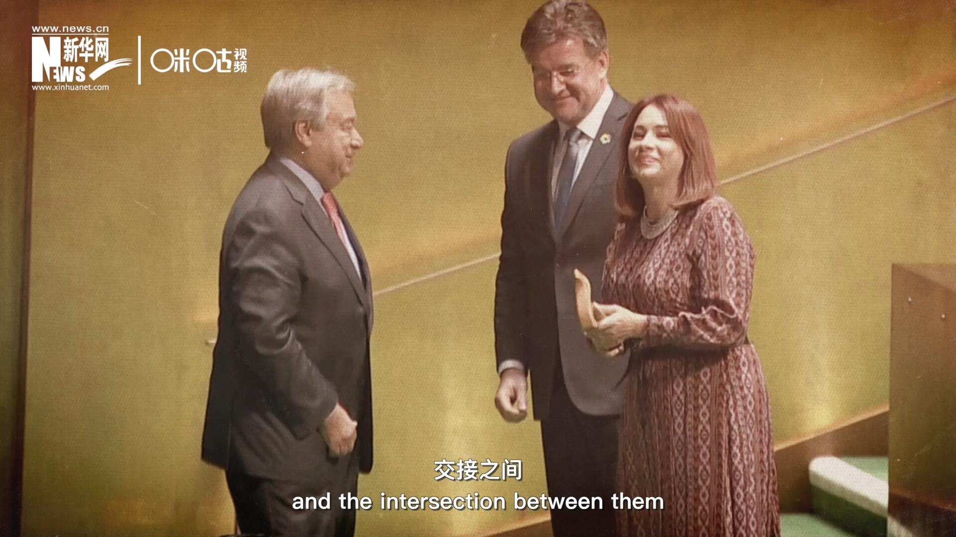 一起一落，交接之間，除了莊嚴(yán)的儀式感，更是使命的傳承。