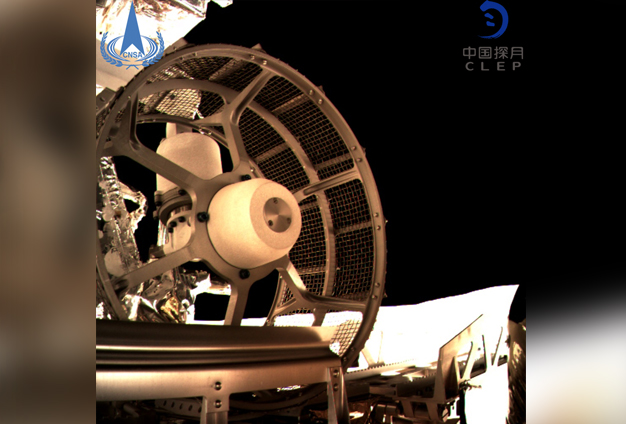 有古老的巖石，地形略微平坦一點(diǎn)