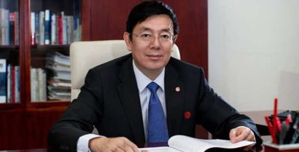 中航飛機(jī)董事長、分黨組書記方玉峰&mdash;&mdash;中航飛機(jī)要想同國際航空產(chǎn)業(yè)強(qiáng)者過招，必須與市場全面接軌，逐步褪去傳統(tǒng)國有企業(yè)的&ldquo;光環(huán)&rdquo;。這就要求我們?nèi)ν七M(jìn)企業(yè)改革，利用上市平臺，建立先進(jìn)的法人治理結(jié)構(gòu)，建立高效的、敏捷反應(yīng)的價(jià)值創(chuàng)造主體。