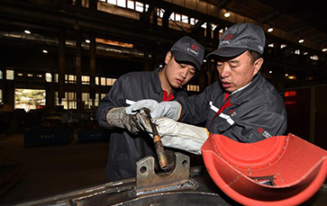 &ldquo;工人院士&rdquo;李萬君：大國(guó)工匠為中國(guó)夢(mèng)提速