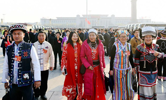 代表抵達(dá)天安門廣場