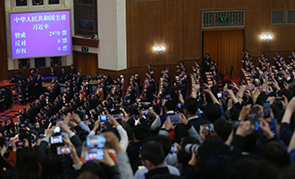 習(xí)近平全票當(dāng)選為國(guó)家主席、中央軍委主席