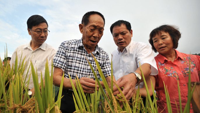 在時代大潮中書寫時代傳奇&mdash;&mdash;致敬百名改革先鋒