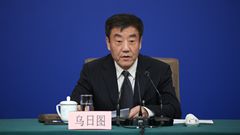 全國人大財(cái)政經(jīng)濟(jì)委員會(huì)副主任委員 烏日?qǐng)D