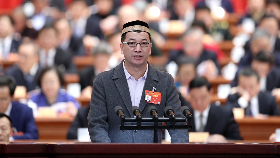 新疆維吾爾自治區(qū)呼圖壁縣政協(xié)副主席、伊斯蘭教協(xié)會會長，呼圖壁縣城鎮(zhèn)陜西寺阿訇 楊杰