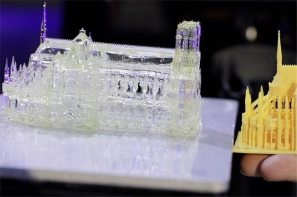 高效！精準(zhǔn)！現(xiàn)場體驗(yàn)超高速光固化3D打印機(jī)