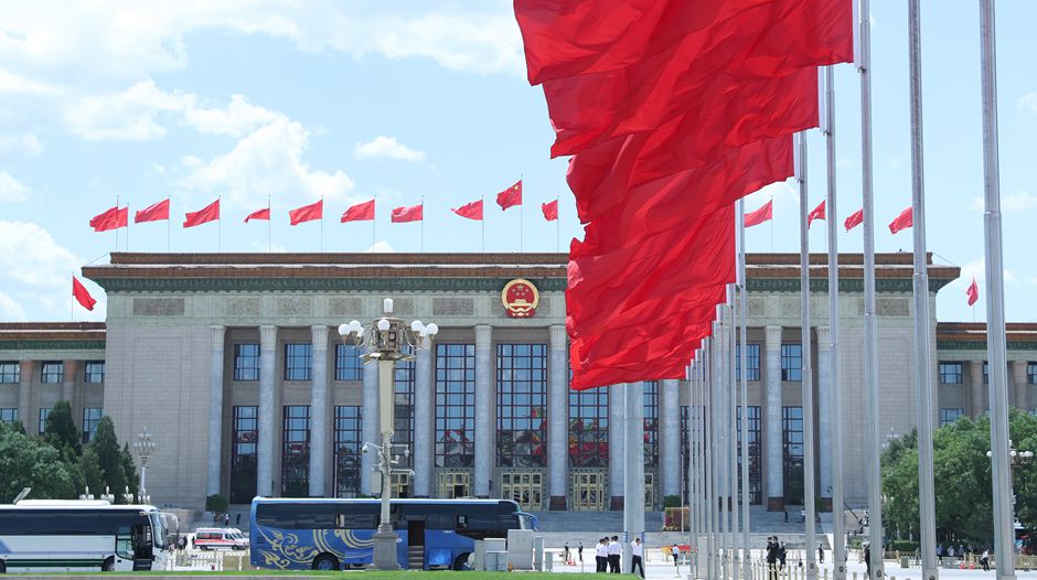 天安門廣場(chǎng)上紅旗飄揚(yáng)
