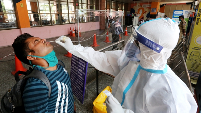 日增確診34萬6786例！印度疫情數(shù)據(jù)再創(chuàng)新高