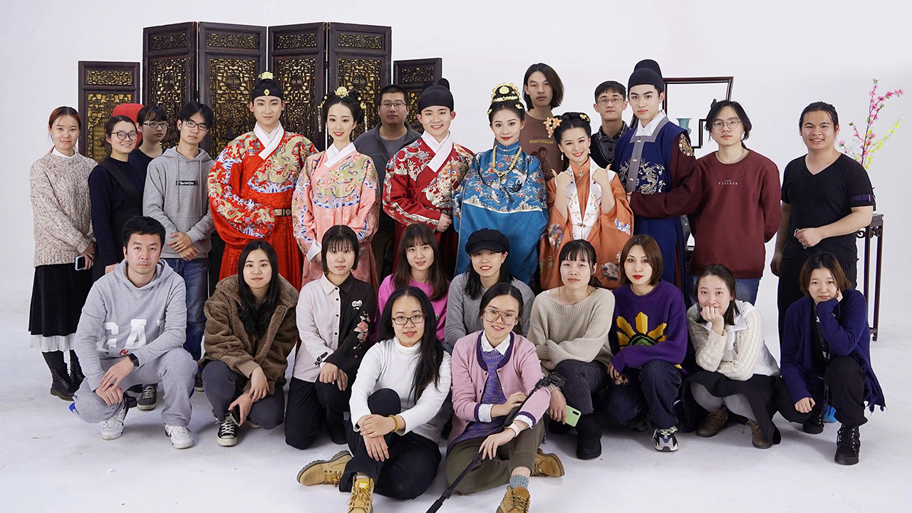 追夢(mèng)中國(guó)人|維京：漢服春晚，一個(gè)講了十年的故事