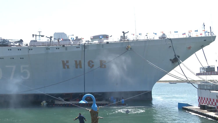 驚險(xiǎn)刺激！打卡國(guó)內(nèi)唯一的航母主題公園，讓到場(chǎng)游客大呼過(guò)癮