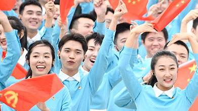 今天，這些歌在天安門廣場唱響