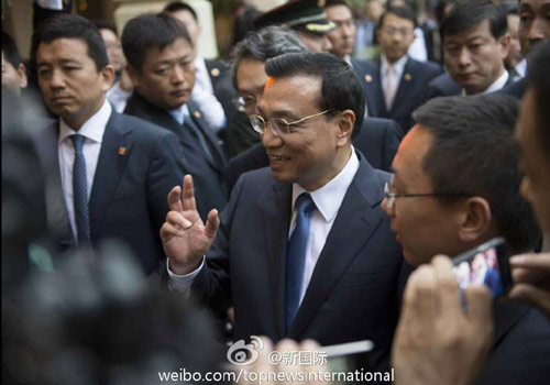 李克強(qiáng)：在非中企了解當(dāng)?shù)匚幕拍茉「D片來源：&ldquo;新國際&rdquo;微博。