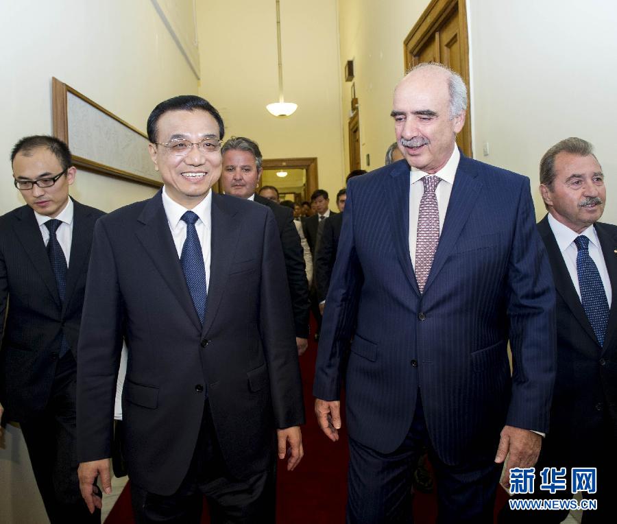 6月19日，國務(wù)院總理李克強(qiáng)在希臘議會大廈會見希臘議長米馬拉基斯。新華社記者 王曄 攝