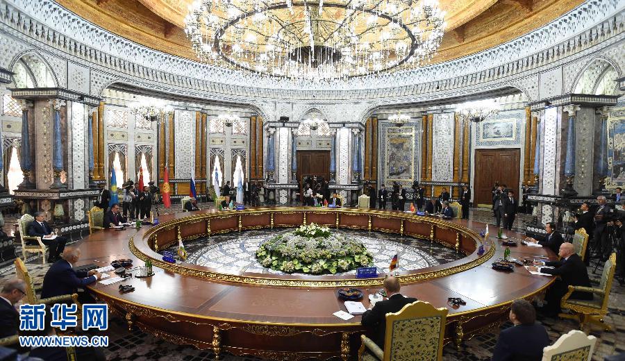 9月12日，上海合作組織成員國(guó)元首理事會(huì)第十四次會(huì)議在塔吉克斯坦首都杜尚別舉行。國(guó)家主席習(xí)近平出席會(huì)議并發(fā)表重要講話。新華社記者馬占成攝 