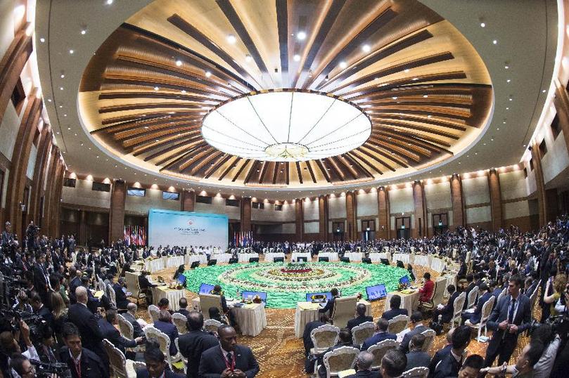  11月13日，中國國務院總理李克強在緬甸內(nèi)比都出席第九屆東亞峰會。 新華社記者 王曄 攝